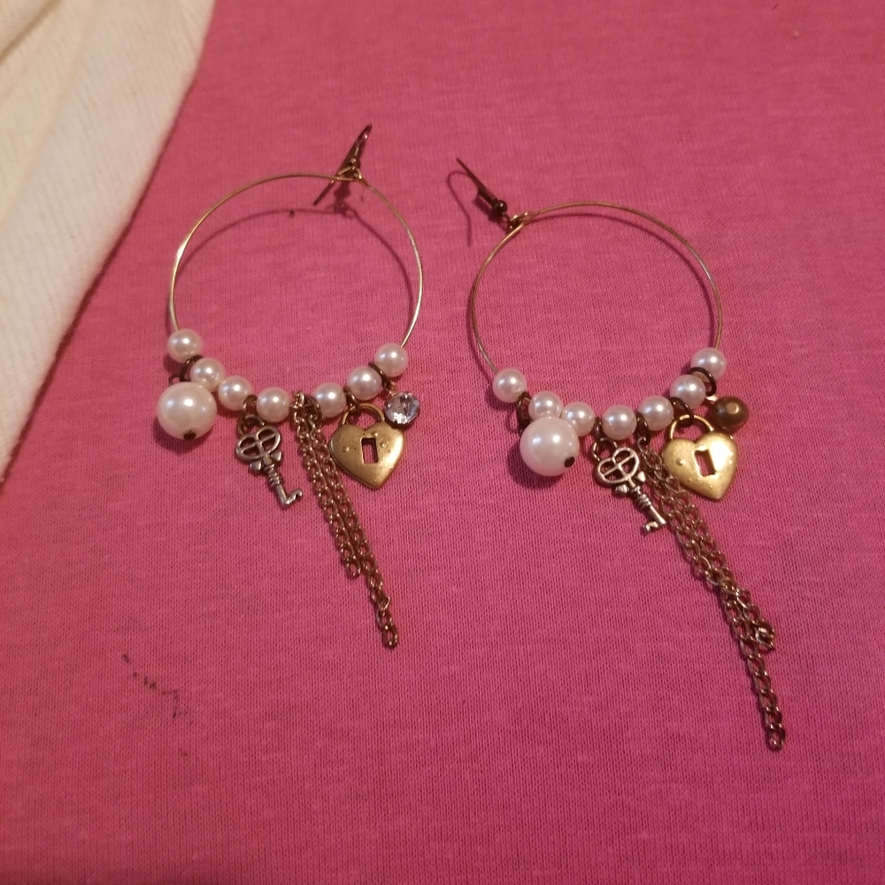 Jewelry - Picture 2 of 2